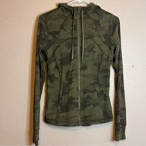 NWOT Lululemon Hooded Define Jacket *Nulu
Heritage 365 Camo Green Twill size 8